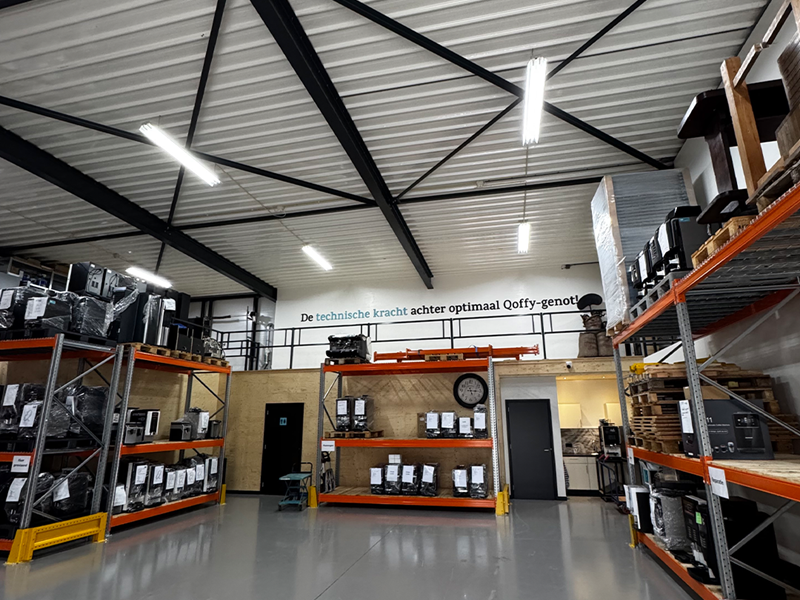Zie hier, ons gloednieuwe reparatiecentrum! 🧑🏼🔧🔧